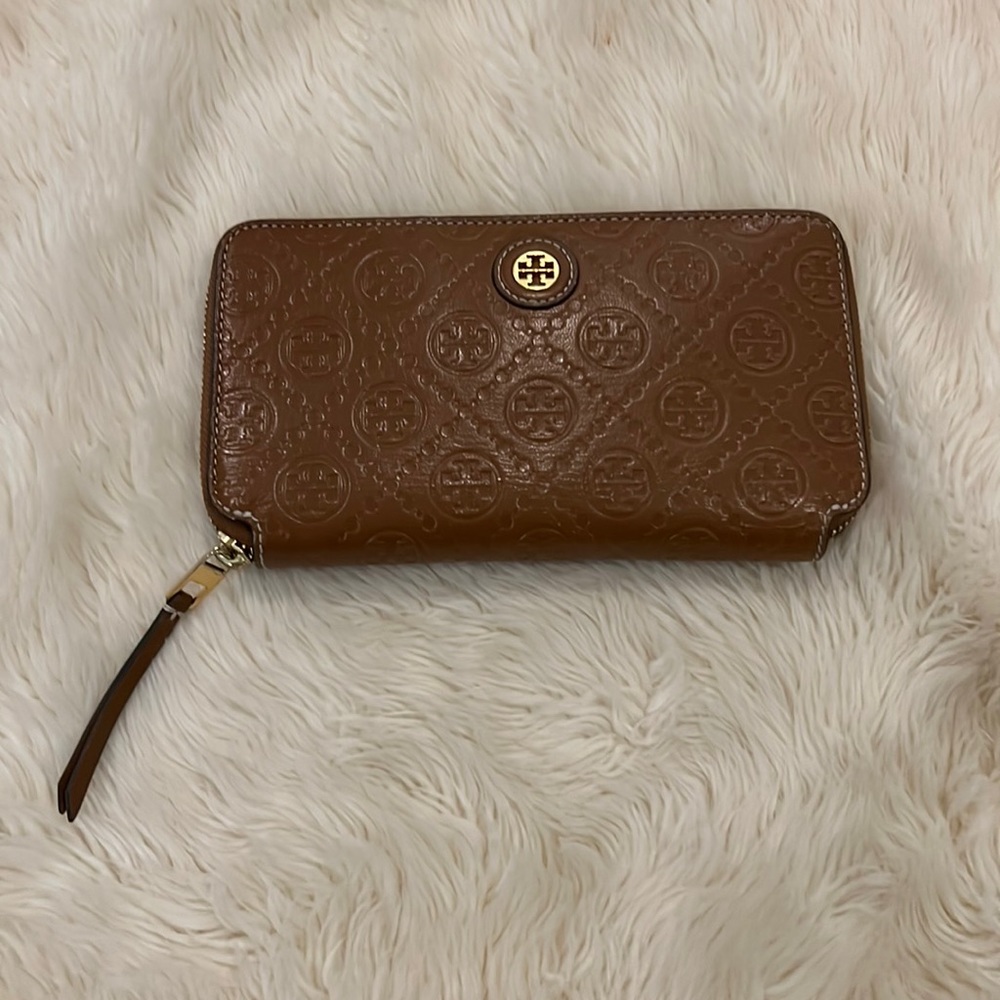Tory Burch T Monogram Leather Zip Continental Wallet